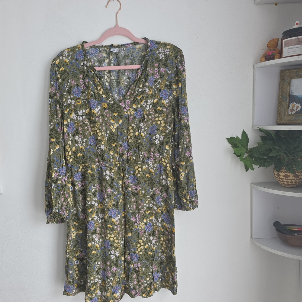 Old Navy Boho Floral Long Sleeve Sinched Wasitline V-neck Dress